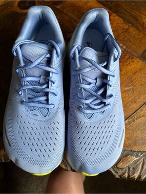 Altra size 9.5W Periwinkle Running Shoes